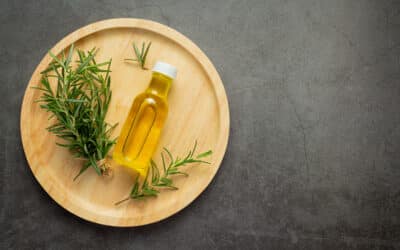Quels sont les bienfaits capillaires de l’huile de romarin ?