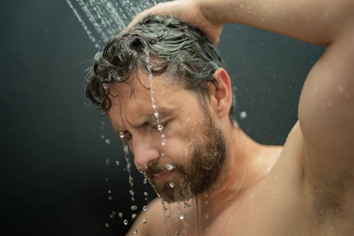 shampoing cheveux bouclés homme