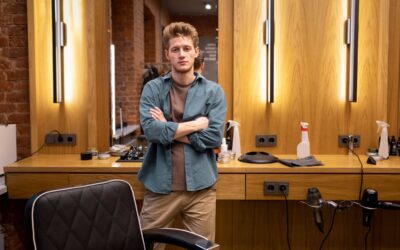 Optimiser les temps d’attente au salon : divertir sans investir lourdement